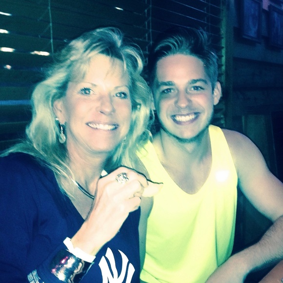 Meet your Posher - Picture 6 of 14